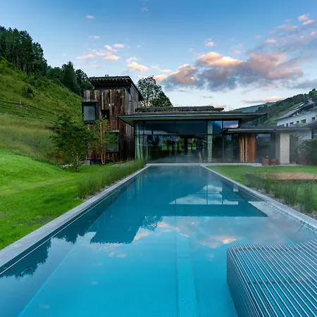 Hotel Wiesergut Saalbach-Hinterglemm